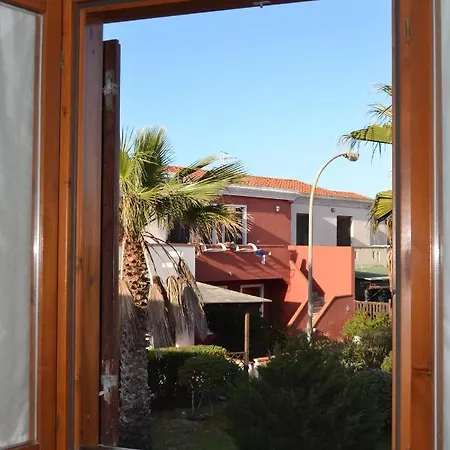 Residenza Grecale Con Veranda Vicino Al Paese Vakantiehuis