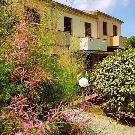 Vakantiehuis Residenza Grecale Con Veranda Vicino Al Paese Stintino