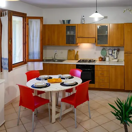 Vakantiehuis Residenza Grecale Con Veranda Vicino Al Paese *