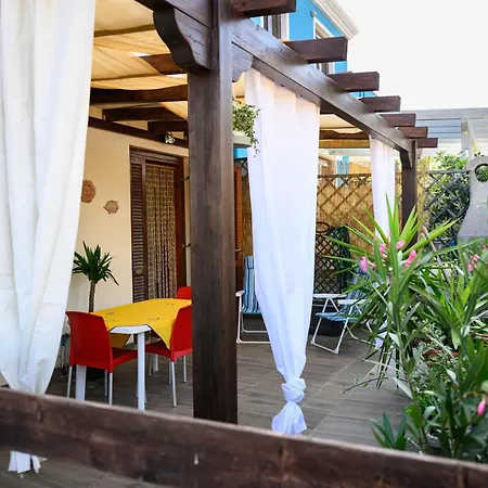 Residenza Grecale Con Veranda Vicino Al Paese *