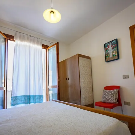 Residenza Grecale Con Veranda Vicino Al Paese Vakantiehuis