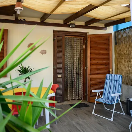 Residenza Grecale Con Veranda Vicino Al Paese *