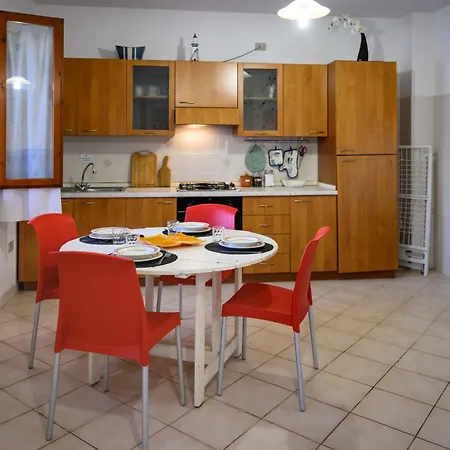 Residenza Grecale Con Veranda Vicino Al Paese