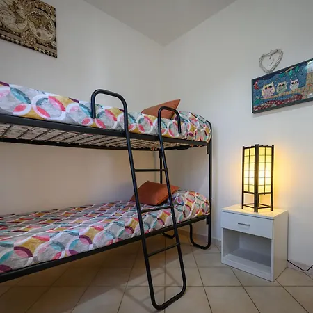 Vakantiehuis Residenza Grecale Con Veranda Vicino Al Paese *