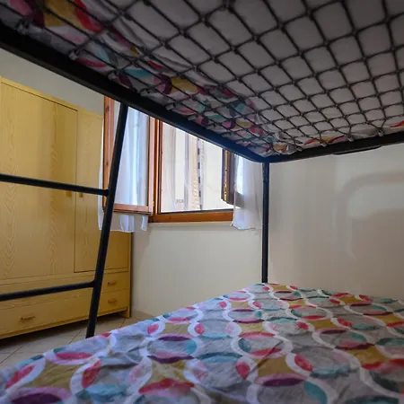 Residenza Grecale Con Veranda Vicino Al Paese Vakantiehuis