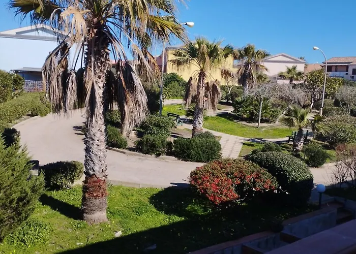 Residenza Grecale Con Veranda Vicino Al Paese *