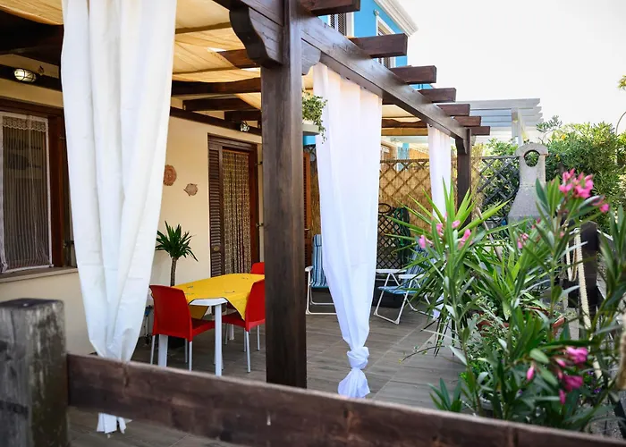 Residenza Grecale Con Veranda Vicino Al Paese *