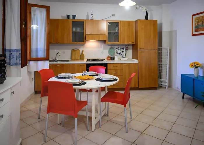 Residenza Grecale Con Veranda Vicino Al Paese