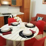 Residenza Grecale, Con Veranda, In Zona Residenziale Tranquilla, A Due Passi Dal Paese Stintino