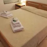 Semesterbostad Residenza Grecale, Con Veranda, In Zona Residenziale Tranquilla, A Due Passi Dal Paese