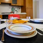 Semesterbostad Residenza Grecale, Con Veranda, In Zona Residenziale Tranquilla, A Due Passi Dal Paese
