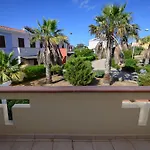 Residenza Grecale, Con Veranda, In Zona Residenziale Tranquilla, A Due Passi Dal Paese