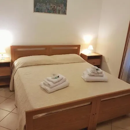 Holiday home Residenza Grecale Con Veranda Vicino Al Paese