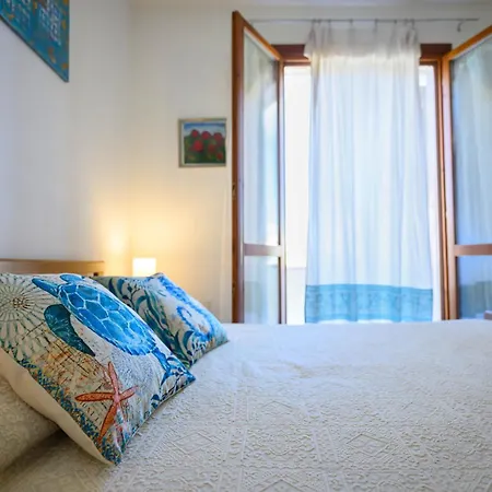 Residenza Grecale Con Veranda Vicino Al Paese Feriehus *