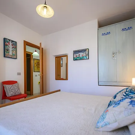 Residenza Grecale Con Veranda Vicino Al Paese