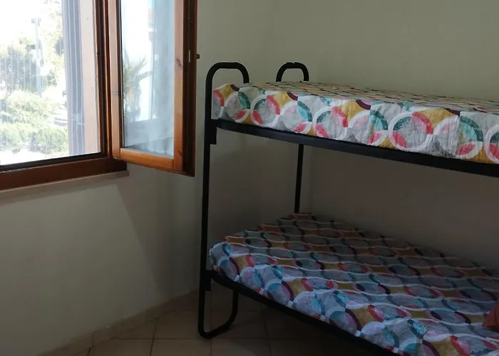 Residenza Grecale Con Veranda Vicino Al Paese *